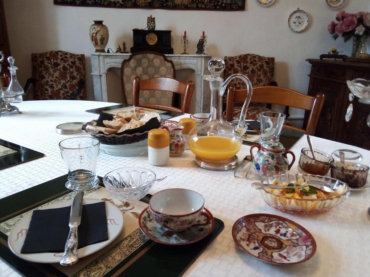 Les Cedres Bed and Breakfast Montaigu-Vendee Eksteriør billede
